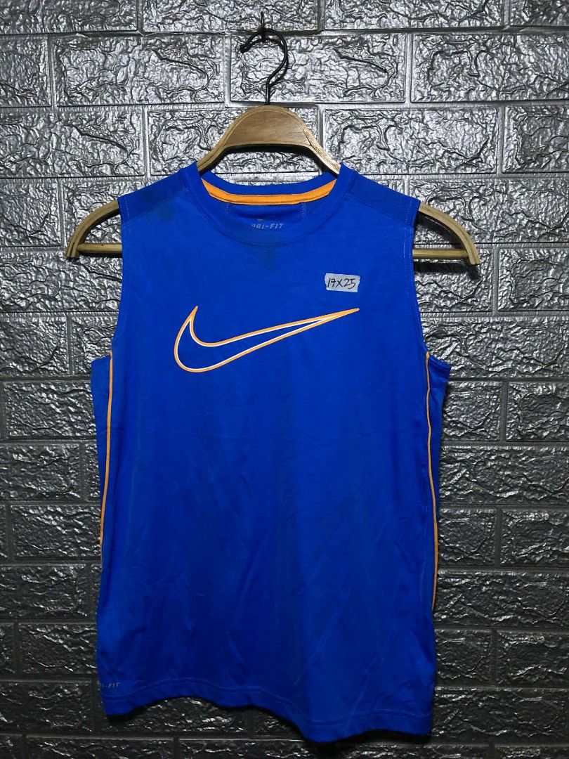 Nike Muscle Sando (Category: Activewear) located in Caloocan City. Submitted by freecloud-3645 (Listing ID 1438686782, Image 1). Description: Authentic Excellent condition 9/10 color rate issue check last picture.