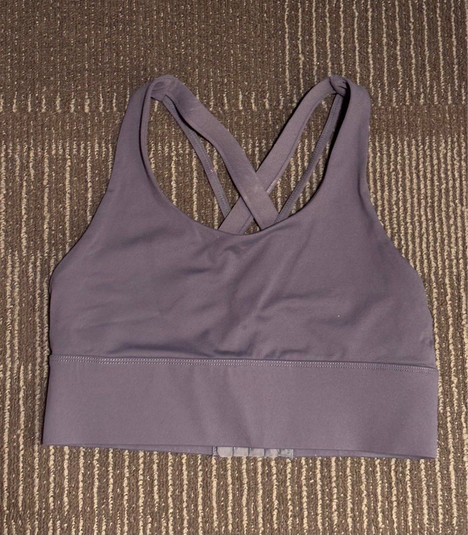 No brand - Sportsbra Medium (Category: Activewear) located in Quezon City. Submitted by dearbento.boutique (Listing ID 1438676617, Image 1). Description: No brand - Sportsbra Medium Payment first policy via Gcash.