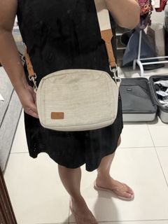 (Category: ) located in . Submitted by tariascloset (Listing ID 1438685630, Image 1). Description: .