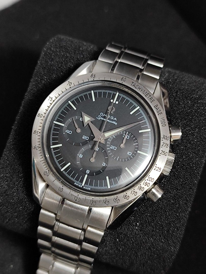 Omega Speedmaster Broad Arrow 42mm (Category: Men's Watches) located in San Juan City. Submitted by MW_888 (Listing ID 1438630676, Image 1). Description: Omega Speedmaster Broad Arrow 42mm (aka Speedmaster '57) 6 year production only 1997-2003 Cal 1861 Manual wind (same movement as moonwatch) 2000, 77m serial Ref 3594.50 9/10 condition Inclusions: watch, original bracelet fit to approx 7" wrist, authentication receipt and watch case *original gla