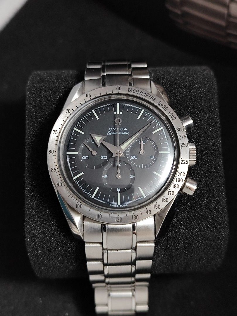 Omega Speedmaster Broad Arrow 42mm (Category: Men's Watches) located in San Juan City. Submitted by MW_888 (Listing ID 1438630676, Image 2). Description: Omega Speedmaster Broad Arrow 42mm (aka Speedmaster '57) 6 year production only 1997-2003 Cal 1861 Manual wind (same movement as moonwatch) 2000, 77m serial Ref 3594.50 9/10 condition Inclusions: watch, original bracelet fit to approx 7" wrist, authentication receipt and watch case *original gla