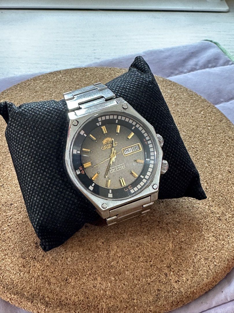 Orient King Diver (Category: Men's Watches) located in Makati City. Submitted by jyrownimo (Listing ID 1438544487, Image 1). Description: Orient King Diver Automatic Watch (21 Jewels, Day-Date) Description: * Automatic (no battery) * Day-date working * Dual crown (internal bezel) * Good condition * Running properly Price: 👉 Start at ₱6,500 (negotiable).