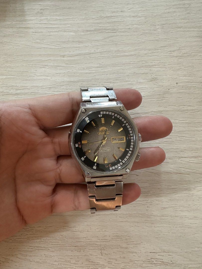 Orient King Diver (Category: Men's Watches) located in Makati City. Submitted by jyrownimo (Listing ID 1438544487, Image 2). Description: Orient King Diver Automatic Watch (21 Jewels, Day-Date) Description: * Automatic (no battery) * Day-date working * Dual crown (internal bezel) * Good condition * Running properly Price: 👉 Start at ₱6,500 (negotiable).