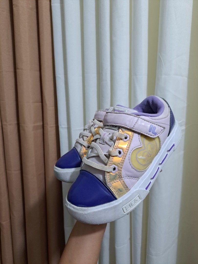 Original fila shoes,for kid (Category: Babies & Kids Fashion) located in Quezon City. Submitted by kimlynandaya (Listing ID 1438596188, Image 3). Description: original fila shoes,for kid sizes us:1 uk:13 eur:32 cm:20.