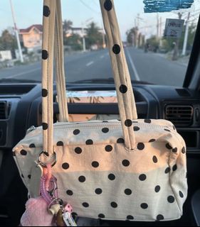 (Category: ) located in . Submitted by tapioocaaa (Listing ID 1438677287, Image 1). Description: .