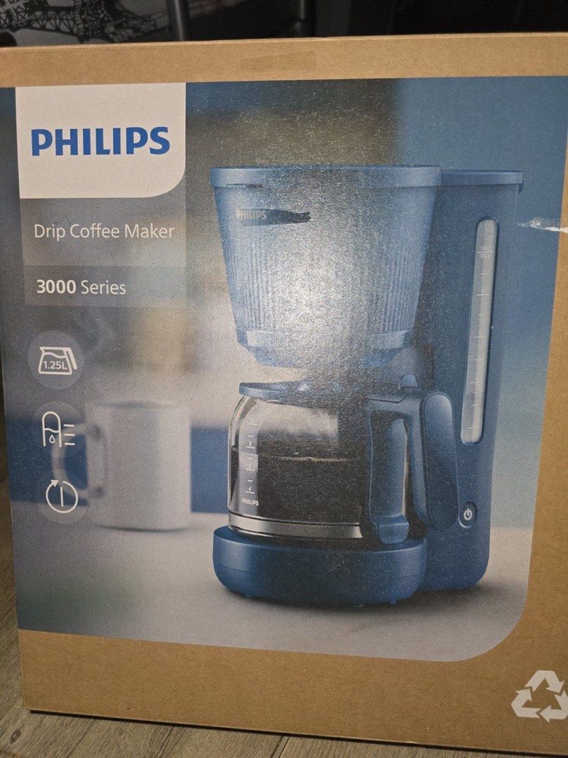 Philips Coffee Maker (Category: Coffee Machines & Makers) located in Singapore. Submitted by kdchoudher22995 (Listing ID 1438578564, Image 1). Description: .