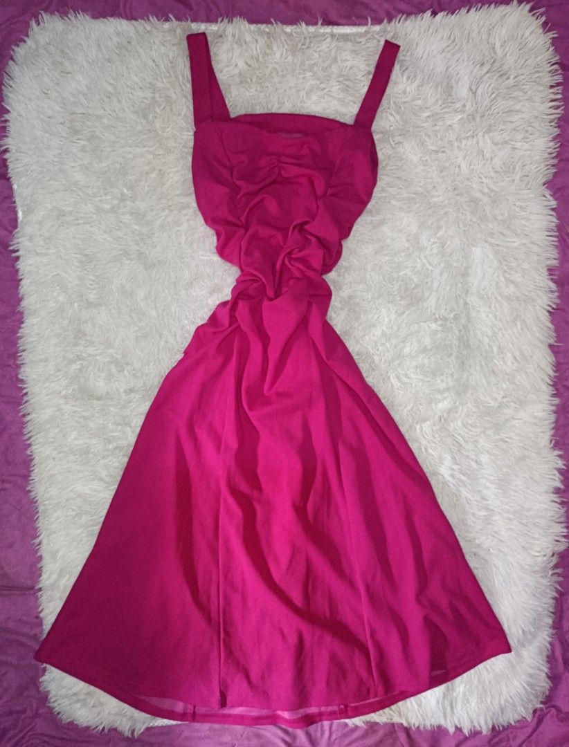Pink Sleeveless Dress (Category: Dresses) located in Manila. Submitted by kleyouuu31 (Listing ID 1438606584, Image 1). Description: - Pink sleeveless dress - Fitted bodice with gathered detailing - Flowing A-line skirt - Wide, comfortable straps - Lightweight fabric - Perfect for various occasions.