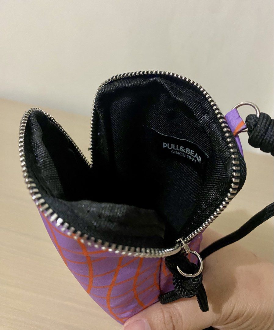 Pull & Bear Cellphone Case (Category: Cases & Sleeves) located in Cavite. Submitted by chubbsavenue (Listing ID 1438643468, Image 3). Description: .