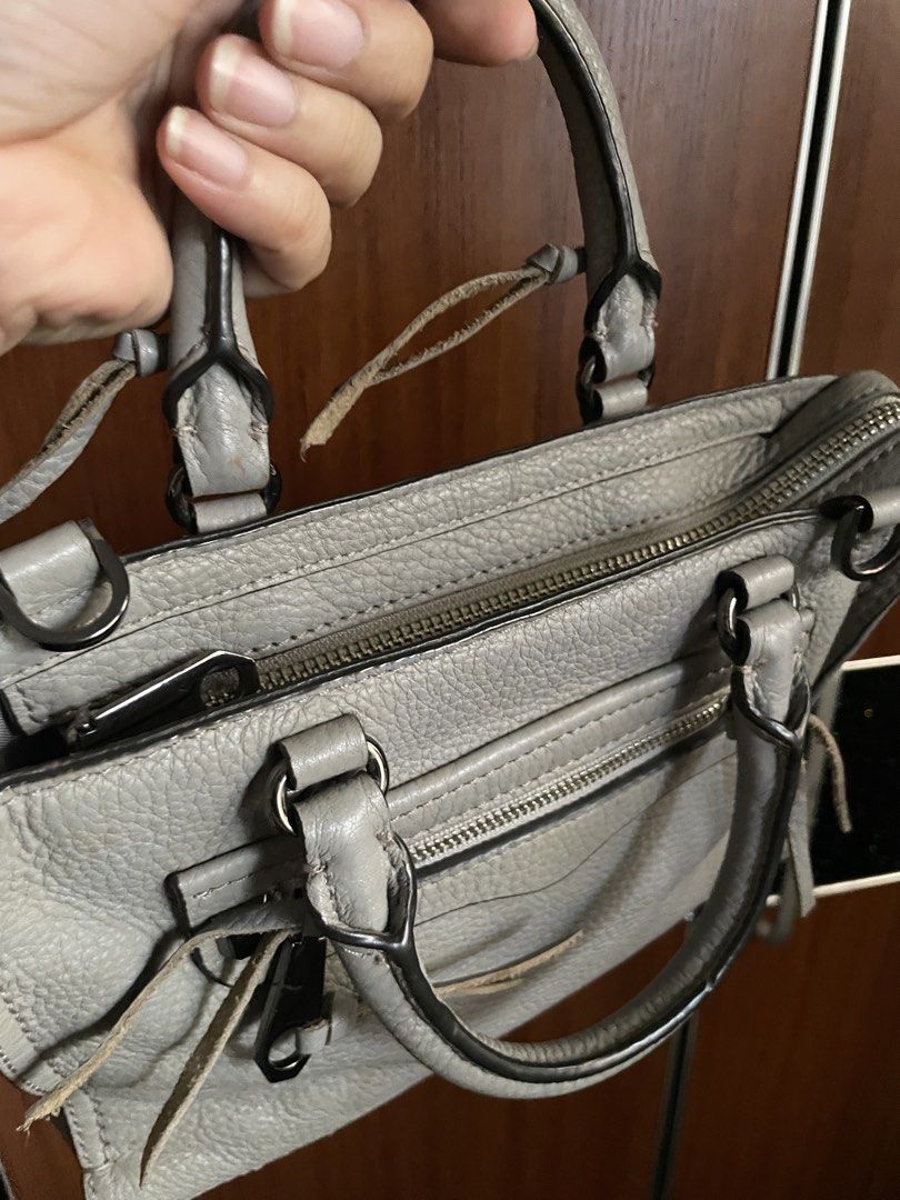 Rebecca minkoff sling bag (Category: Luxury Bags & Wallets) located in Las Pinas. Submitted by lauricontapay (Listing ID 1438669867, Image 3). Description: For sale preloved ₱ 500.