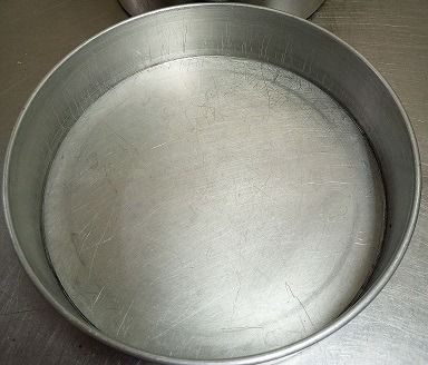Removable Pan (Category: Bakeware) located in Quezon City. Submitted by foxsquaredeals (Listing ID 1438580667, Image 1). Description: 8" x 2.5" 2pcs available RFS: Used from previous business Own pick up/SF shouldered by buyer. MOP: Cash upon pick up, BDO, BPI or Chinabank.