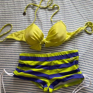 (Category: ) located in . Submitted by shopsundayx (Listing ID 1438602543, Image 1). Description: .