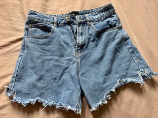(Category: ) located in . Submitted by mihobi (Listing ID 1438539012, Image 1). Description: .