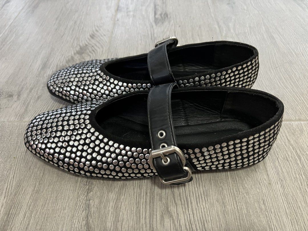 Sequin Ballet flats (Category: Flats & Sandals) located in Davao. Submitted by spacegirl_818 (Listing ID 1438593289, Image 2). Description: .