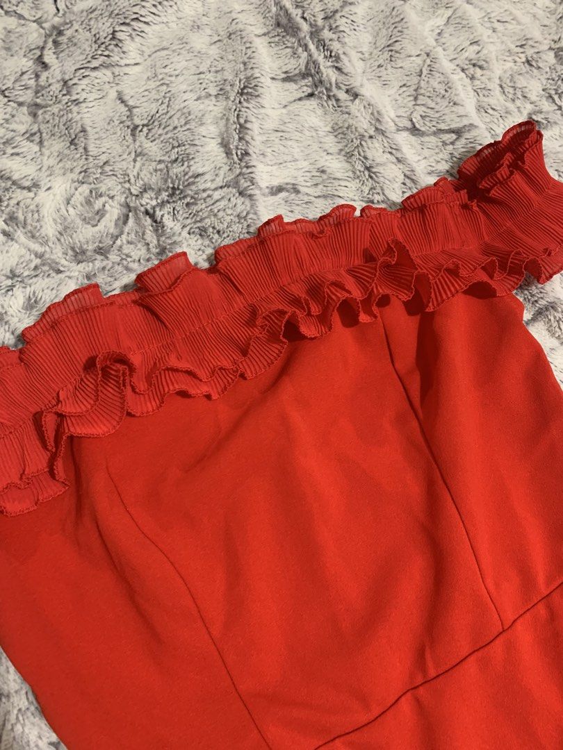 Shein Off-Shoulder Red Dress (Category: Dresses) located in Gingoog City. Submitted by polikkk (Listing ID 1438511506, Image 2). Description: - Red off-shoulder dress - Size: S - Ruffled neckline - Fitted bodice - Flared skirt - Ideal for nights out/special events - never used.
