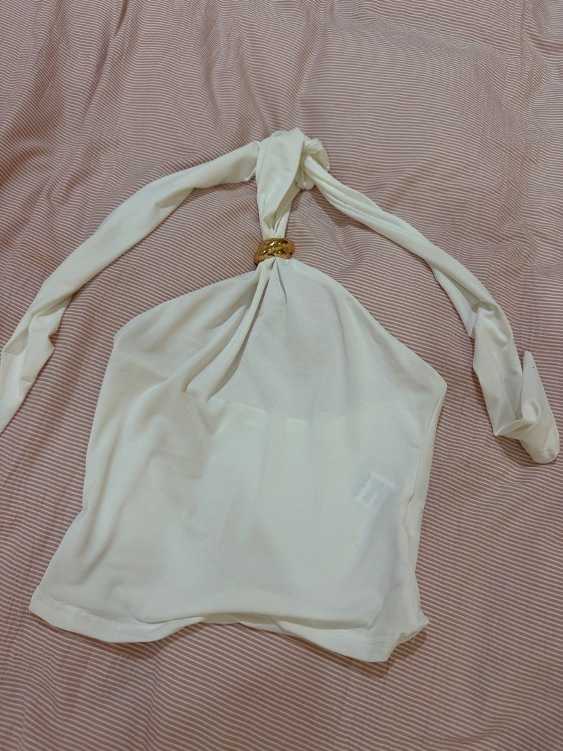 SHEIN White Halter Top with Gold Hardware (Category: Sleeveless) located in General Trias. Submitted by hoj1cha (Listing ID 1438641794, Image 2). Description: Please read last pic b4 u message !! ⭐️ Worn only ONCE ⭐️ Super cute and perf for the beach or night outs ! ⭐️ XS on tag but fits XS-S ⭐️ Strechy material .