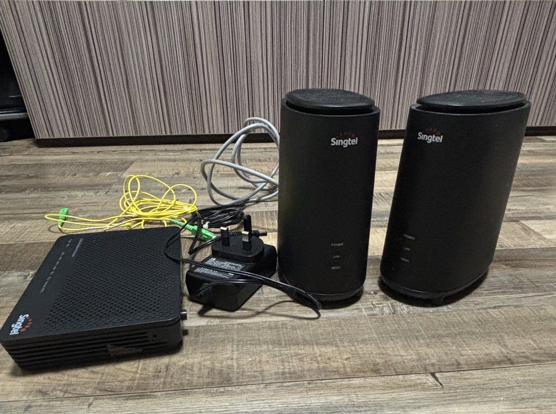 Singtel Router Set - Includes Router and Mesh WiFi458127551549286401