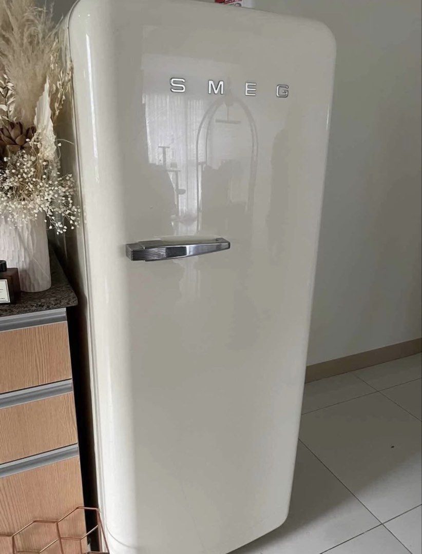 Smeg Fab 28 Cream Ref (Category: Refrigerators and Freezers) located in Manila. Submitted by beaumontandco (Listing ID 1438607419, Image 1). Description: Smeg fab 28 cream SRP ₱168k Rare color to see in marketplace and carou Have also coffee maker, toaster, blender. .