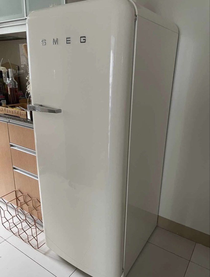 Smeg Fab 28 Cream Ref (Category: Refrigerators and Freezers) located in Manila. Submitted by beaumontandco (Listing ID 1438607419, Image 2). Description: Smeg fab 28 cream SRP ₱168k Rare color to see in marketplace and carou Have also coffee maker, toaster, blender. .