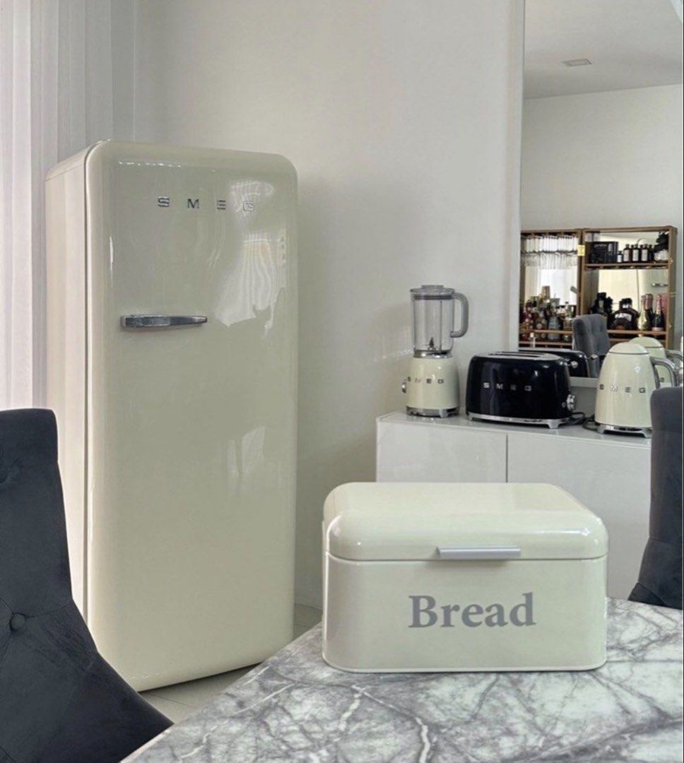 Smeg Fab 28 Cream Ref (Category: Refrigerators and Freezers) located in Manila. Submitted by beaumontandco (Listing ID 1438607419, Image 3). Description: Smeg fab 28 cream SRP ₱168k Rare color to see in marketplace and carou Have also coffee maker, toaster, blender. .