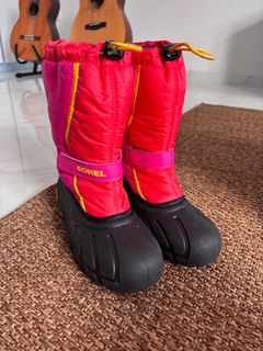 (Category: ) located in . Submitted by prelovedwinterwear (Listing ID 1438556836, Image 1). Description: .