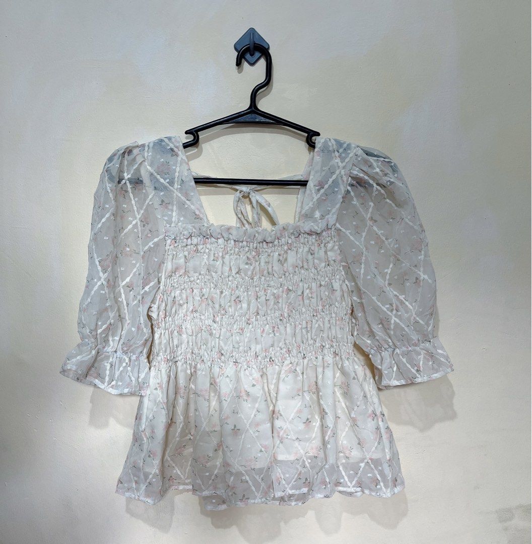 Square Neck Puff Sleeve Peplum Top (Category: Blouses) located in Quezon City. Submitted by dakiclutter (Listing ID 1438644772, Image 1). Description: Two pieces available: Size: M to L Size: L to XL • Full Smocked • See-through sleeves Please note that color may vary due to lighting 🚚 J&T, LBC, Lalamove, Grab Express 💳 Gcash, Maribank, Maya Schedule of shipment: Thursdays to Sundays.