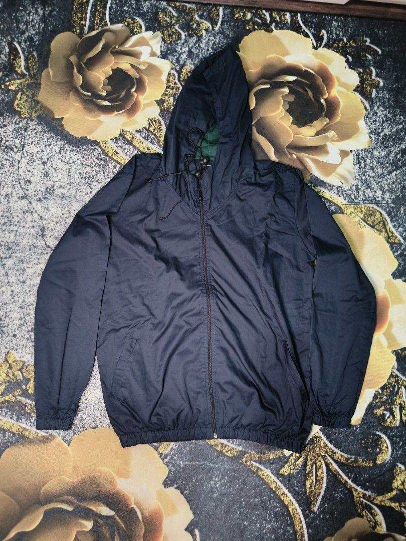 Straightforward Jacket (Category: Coats, Jackets and Outerwear) located in Maigo. Submitted by thriftnimar (Listing ID 1438644474, Image 3). Description: W: 21.5 L: 27 issue: expired string 10/10 CR.