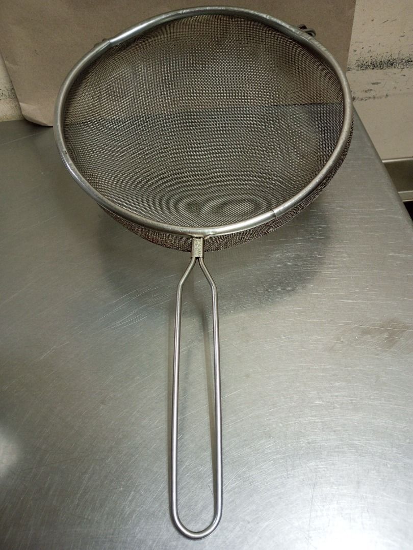 Strainer w/ handle (Category: Bakeware) located in Quezon City. Submitted by foxsquaredeals (Listing ID 1438586864, Image 1). Description: 1pc available RFS: Used from previous business Own pick up/SF shouldered by buyer. MOP: Cash upon pick up, BDO, BPI or Chinabank.