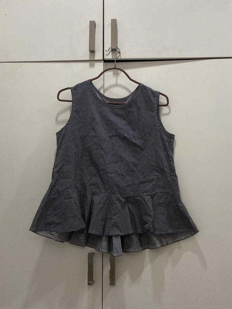 black stripes sleeveless top with ruffle hem (Category: Sleeveless) located in Marikina City. Submitted by scarkiv (Listing ID 1438664084, Image 1). Description: .