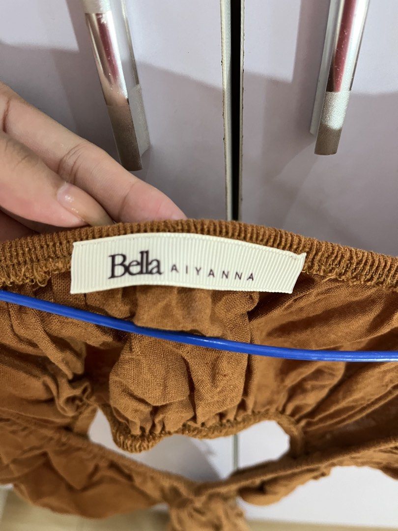 Summer Bella Aiyanna Brown Top (Category: Sleeveless) located in Paranaque City. Submitted by mscgax (Listing ID 1438573036, Image 3). Description: - Bella Aiyanna brown top - fitted only, never used - linen fabric - pm for more pics.