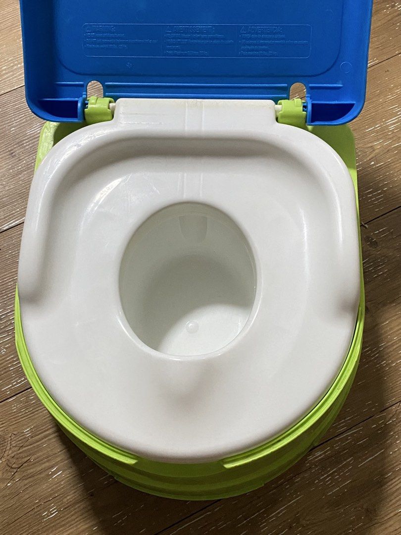 Summer Infant 3-in-1 Potty Training System (Category: Toilet Training) located in Makati City. Submitted by wengs_corner (Listing ID 1438629916, Image 2). Description: - Summer Infant 3-in-1 Potty Training System - Includes a removable potty seat for easy cleaning. - Converts to a step stool for reaching the toilet or sink. - Helps your child transition from diapers to the toilet. Summer 2-in-1 Step Up Potty - Potty Seat and Stepstool for Potty T