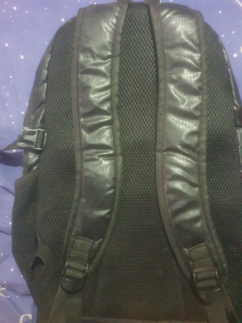 supreme f17 backpack black (Category: Backpacks) located in Puerto Princesa. Submitted by zenowl.3ae347 (Listing ID 1438602876, Image 3). Description: crack prints and missing zipper pm for more info .