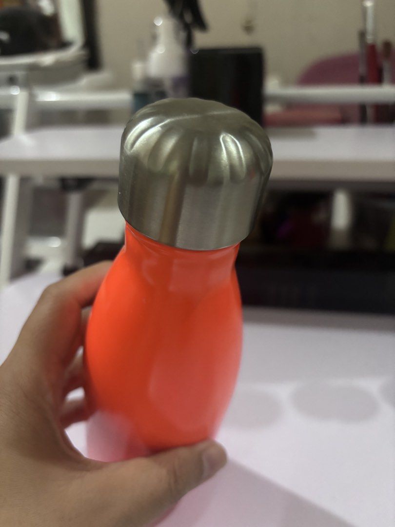 S’well tumbler (Category: Water Bottles & Tumblers) located in Paranaque City. Submitted by luxemomma (Listing ID 1438687810, Image 3). Description: Lightly used Loc: Paranaque mop: gcash/bpi.