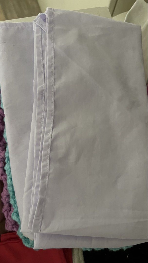 TRIANGULAR BANDAGE (Category: Other Assistive Aids) located in Manila. Submitted by xiaauma (Listing ID 1438628632, Image 1). Description: .