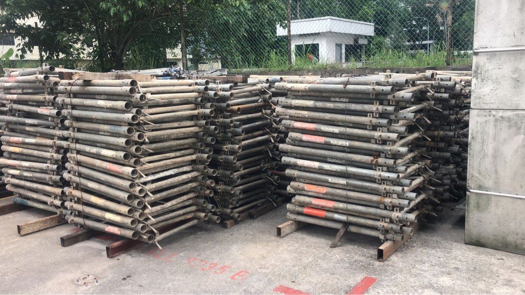 Triangular Scaffolding Frames457773282660853760
