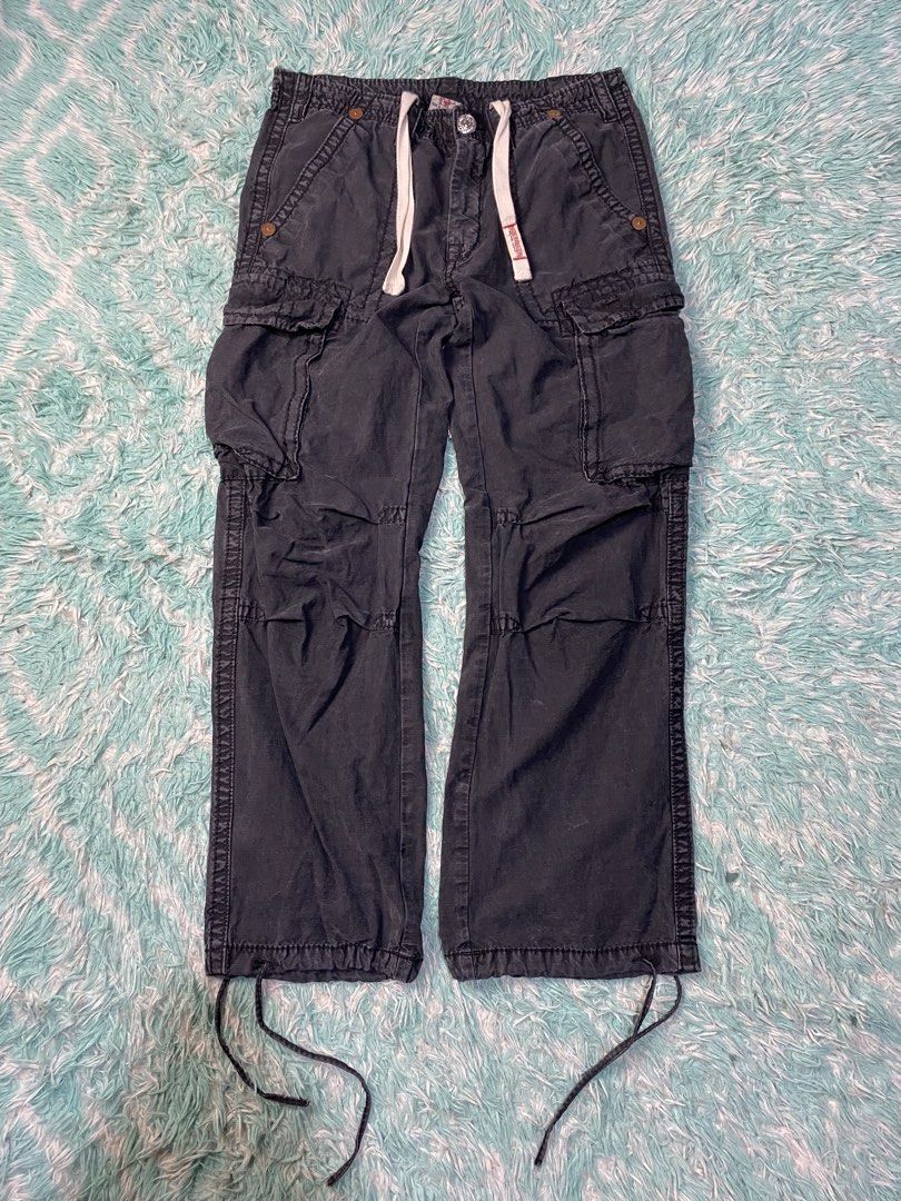 True Religion 6 Pocket Cargo Pants (Category: Jeans) located in Villaverde. Submitted by theluxurythrift.ph (Listing ID 1438636322, Image 2). Description: Wts True Religion Cargo Pants Size 33 On Tag Waist 14 Inch (34-36) Length 41 Inch Hem 10 Inch Still in Excellent Condition 3999 + Sf.
