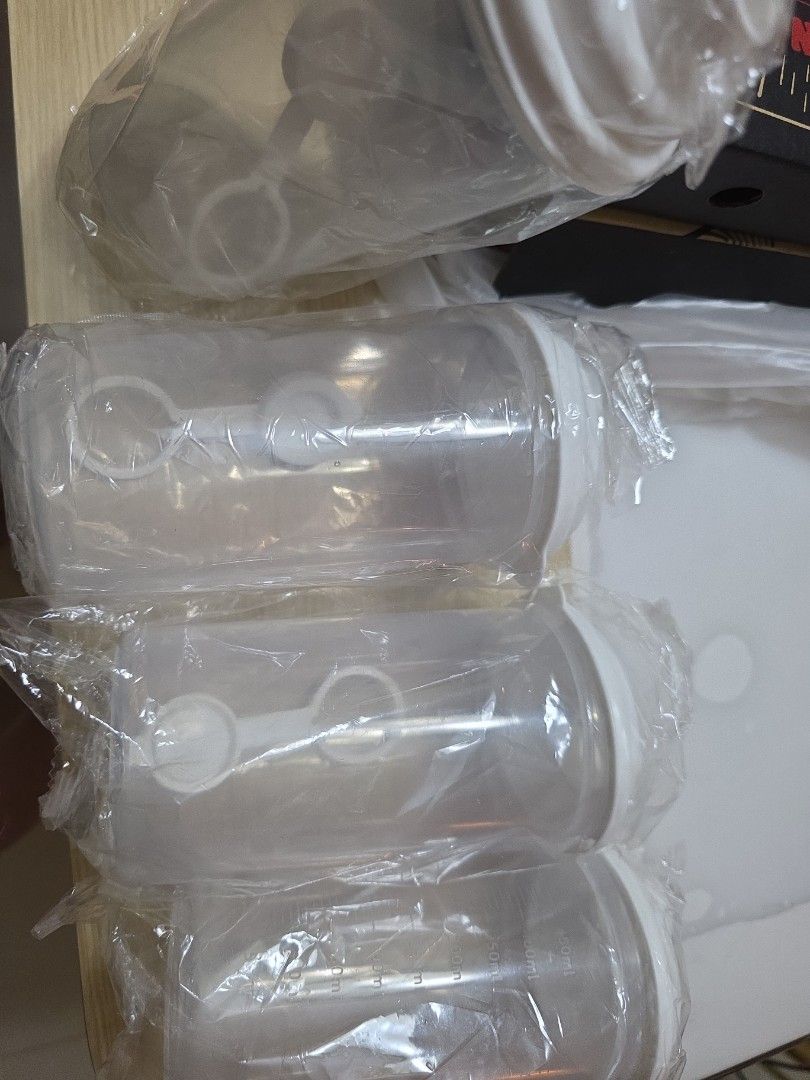 Unbranded Shaker Bottles - New457785585015859200