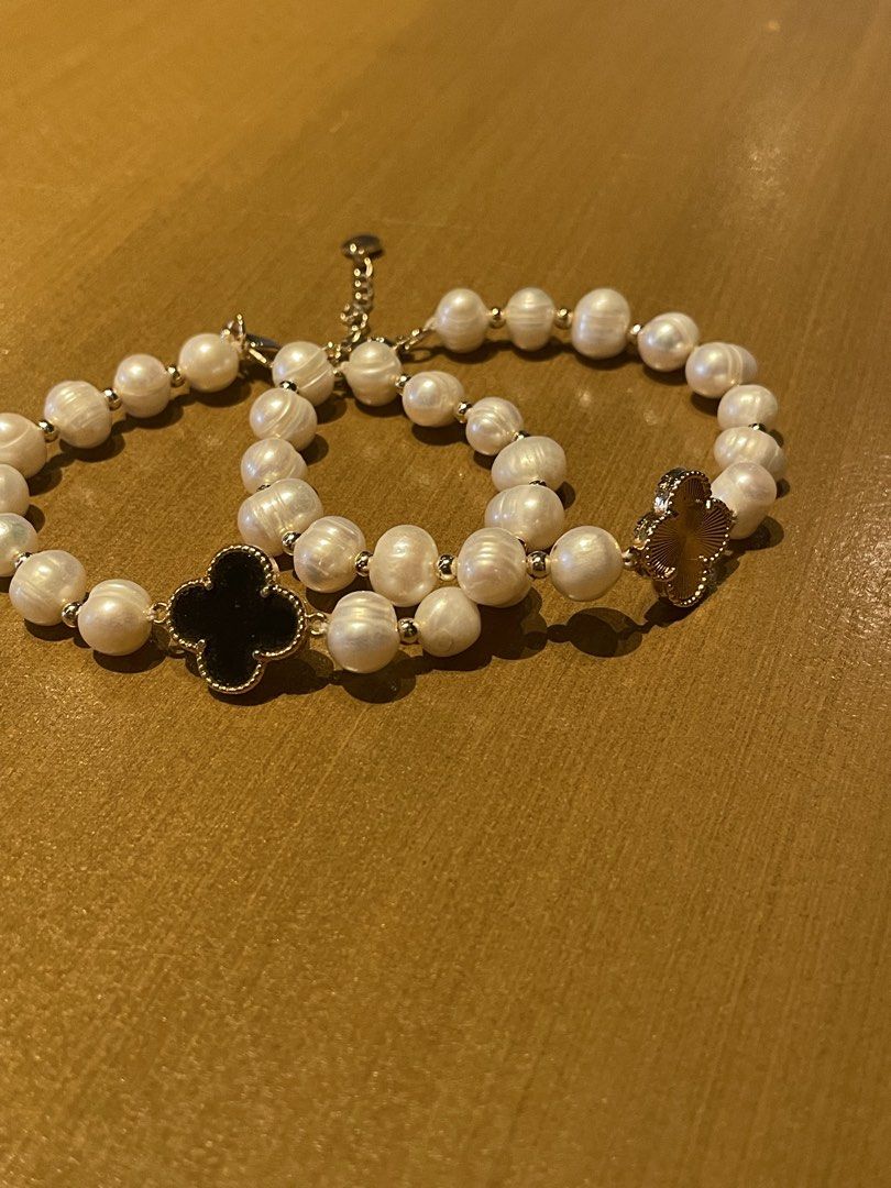 VCA Freshwater Pearl Bracelet (Category: Bracelets) located in Pasig City. Submitted by jewelsbymac (Listing ID 1438582245, Image 2). Description: • Item: Freshwater Pearl Bracelet (VCA style) • Designs: Two colors — black clover accent & gold clover accent • Features: Natural freshwater pearls, gold-toned hardware • Size: Adjustable / Standard size Hypoallergenic, Non-tarnished ✨ We provide same day delivery! 🚚 We provide customized accessories