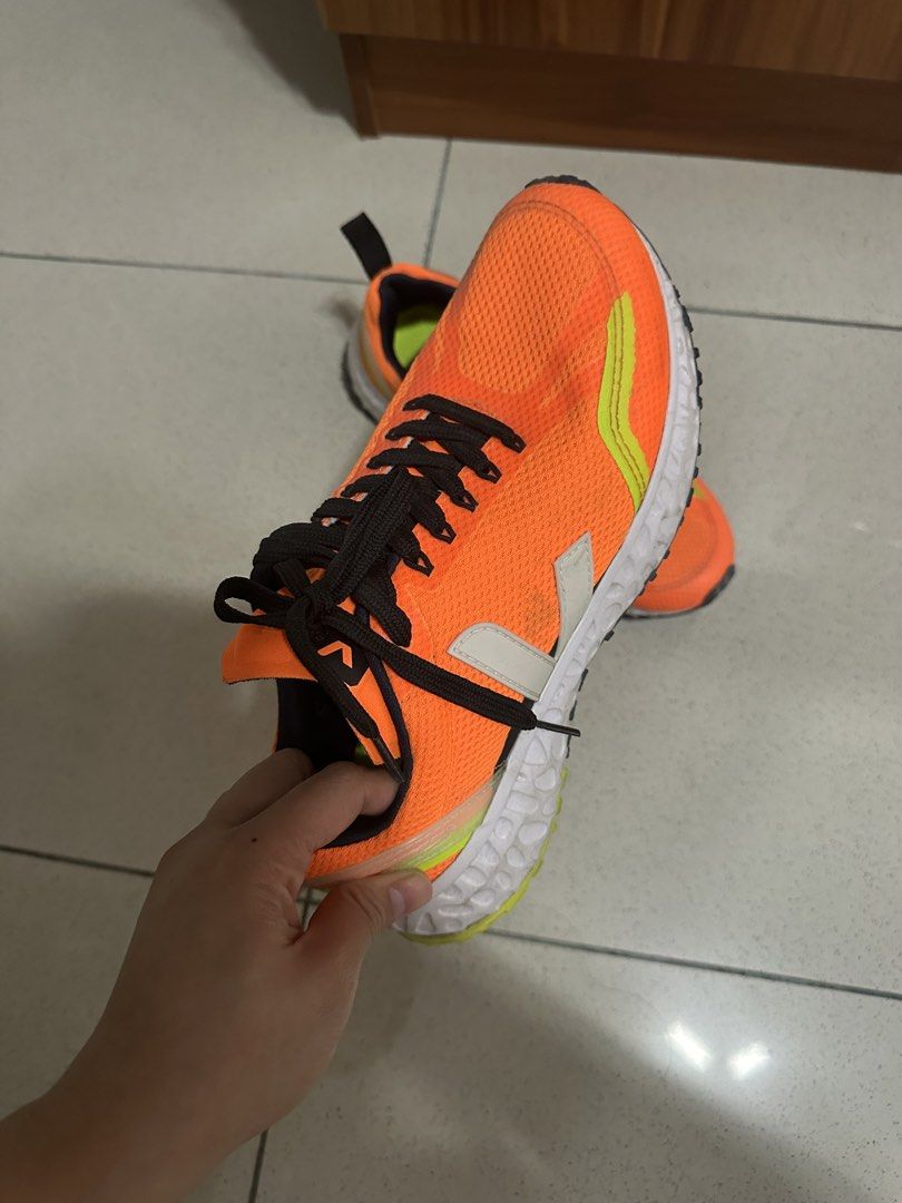 Veja running shoes size US 8.5 (Category: Shoe inserts) located in Baliuag. Submitted by katebartolo12 (Listing ID 1438585629, Image 2). Description: .