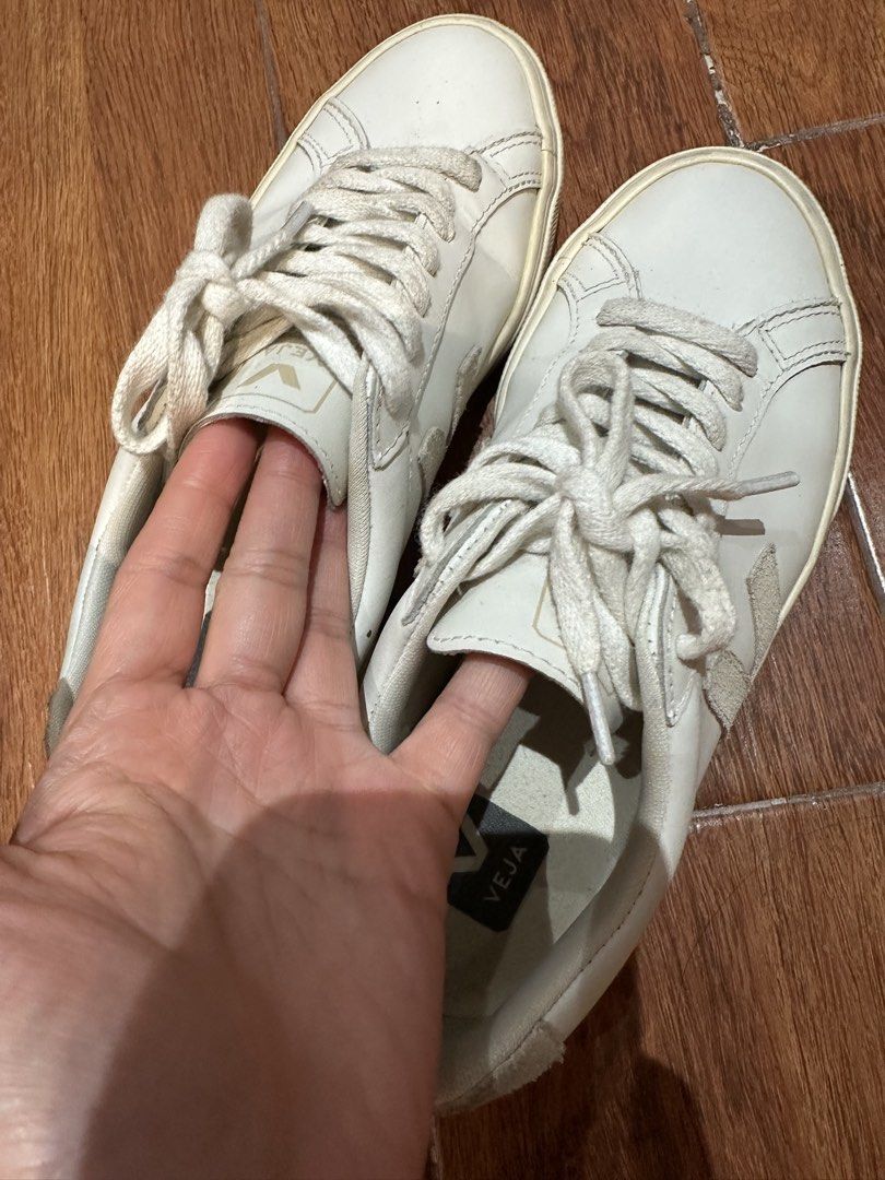 Veja Sneaker US 6 (Category: Sneakers) located in Bulacan. Submitted by chinpv (Listing ID 1438506537, Image 3). Description: - In good condition - Size: US6/ Eu37 - No box RFS: Not using anymore.