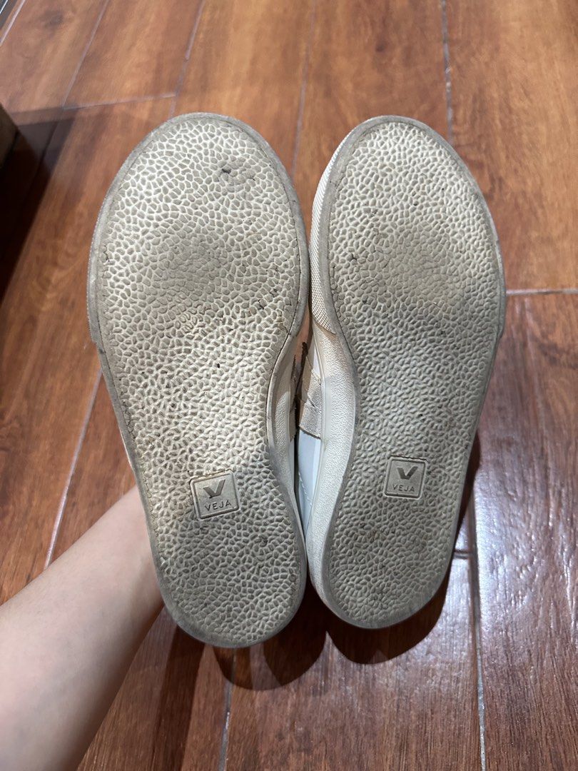 Veja Sneaker US 6 (Category: Sneakers) located in Bulacan. Submitted by chinpv (Listing ID 1438506537, Image 2). Description: - In good condition - Size: US6/ Eu37 - No box RFS: Not using anymore.