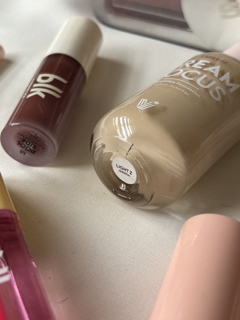 Vice cosmetics endlezz dream focus foundation (Category: Makeup) located in Quezon City. Submitted by bny.apprl (Listing ID 1438514813, Image 3). Description: Full coverage in shade light neutral.