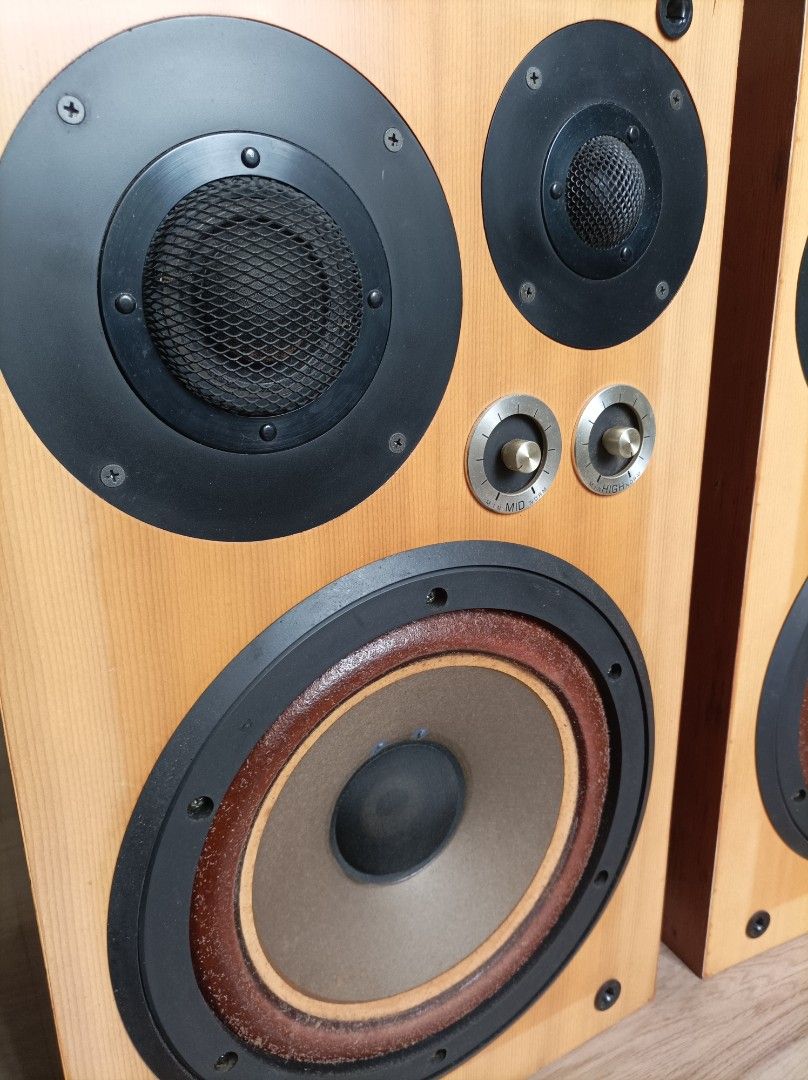 Victor SX-5II Speakers (Category: Soundbars, Speakers & Amplifiers) located in Quezon City. Submitted by bajuntuazon (Listing ID 1438564273, Image 2). Description: - Victor SX-5II speakers (pair) - Multiple speaker drivers - Wooden cabinet - Input terminals at the back - Light wood finish - Gray speaker cover - Model number visible contact 09228112663 Pasig/Calumpit, Bulacan.