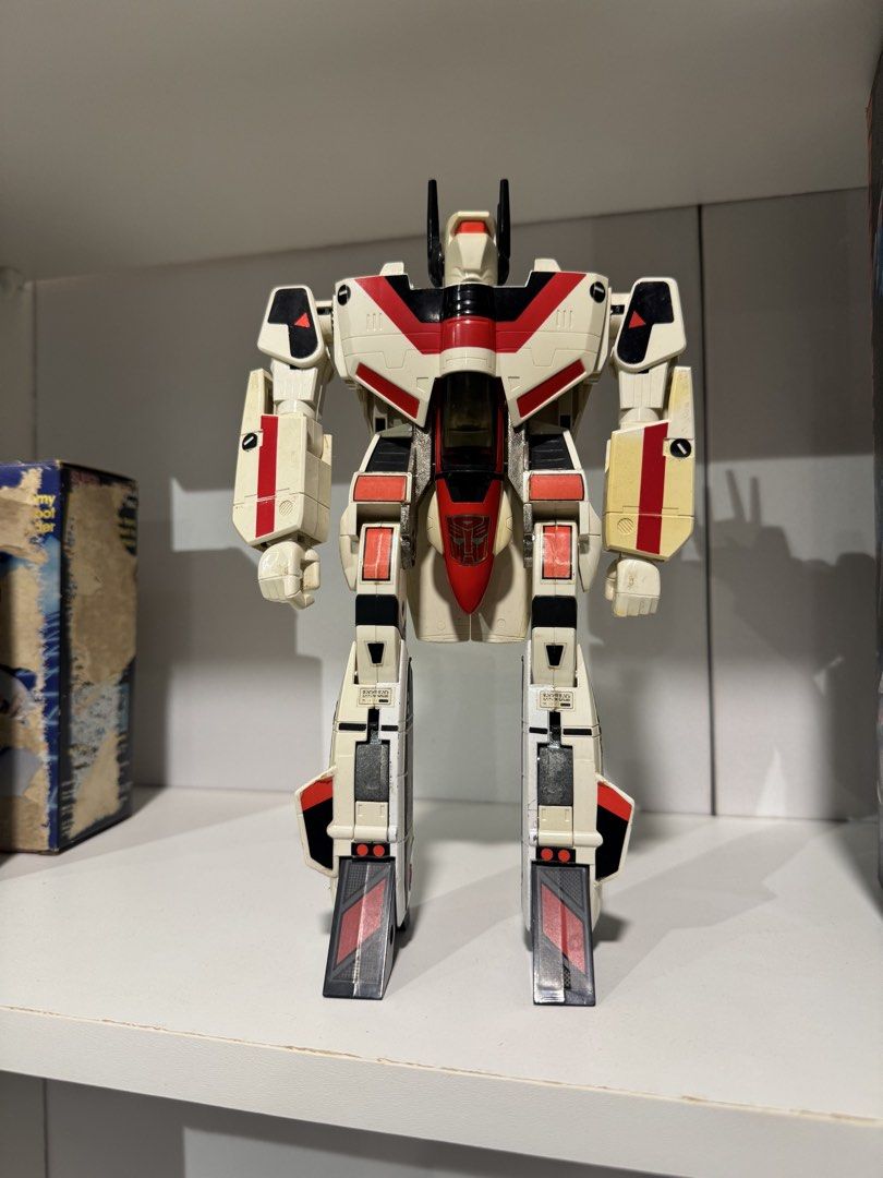 Vintage Jetfire (Category: Action & Battle Toys) located in Quezon City. Submitted by dsemana (Listing ID 1438564347, Image 1). Description: complete armour and accessories right arm armour replacemet with repairs.