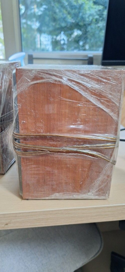 Vintage Speaker Set480308474540216322
