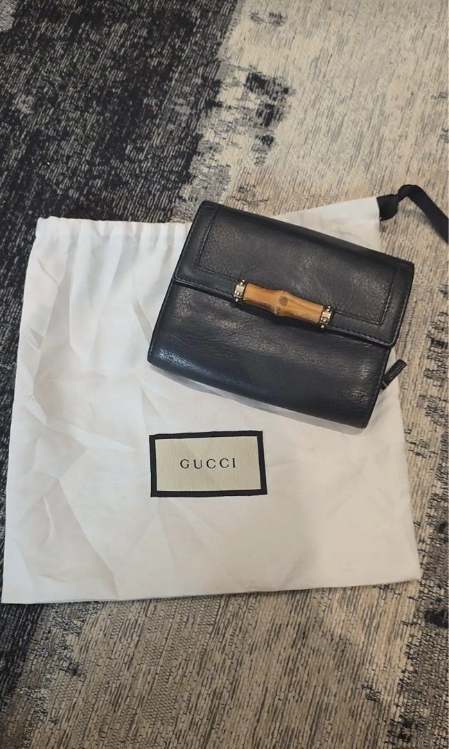 Vintage wallet bamboo leather (Category: Luxury Bags & Wallets) located in Manila. Submitted by y2karchive (Listing ID 1438654728, Image 1). Description: Good condition Sign of use once Check details Nego.