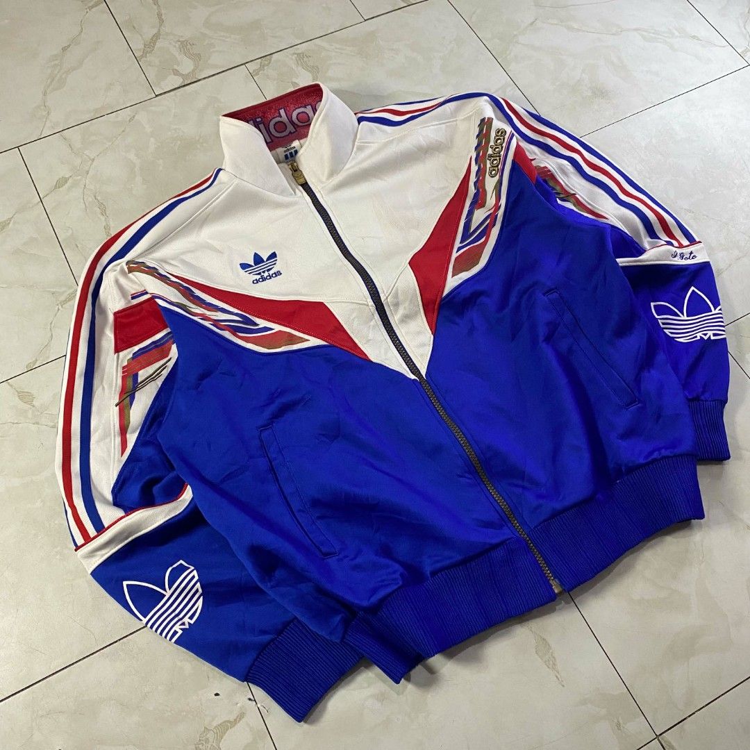 Vintage y2k Adidas tracksuit (Category: Coats, Jackets and Outerwear) located in Manila. Submitted by jayvee-92b986 (Listing ID 1438538790, Image 3). Description: y2k Adidas tracksuit size large on tag no issue 10/10 color rate.