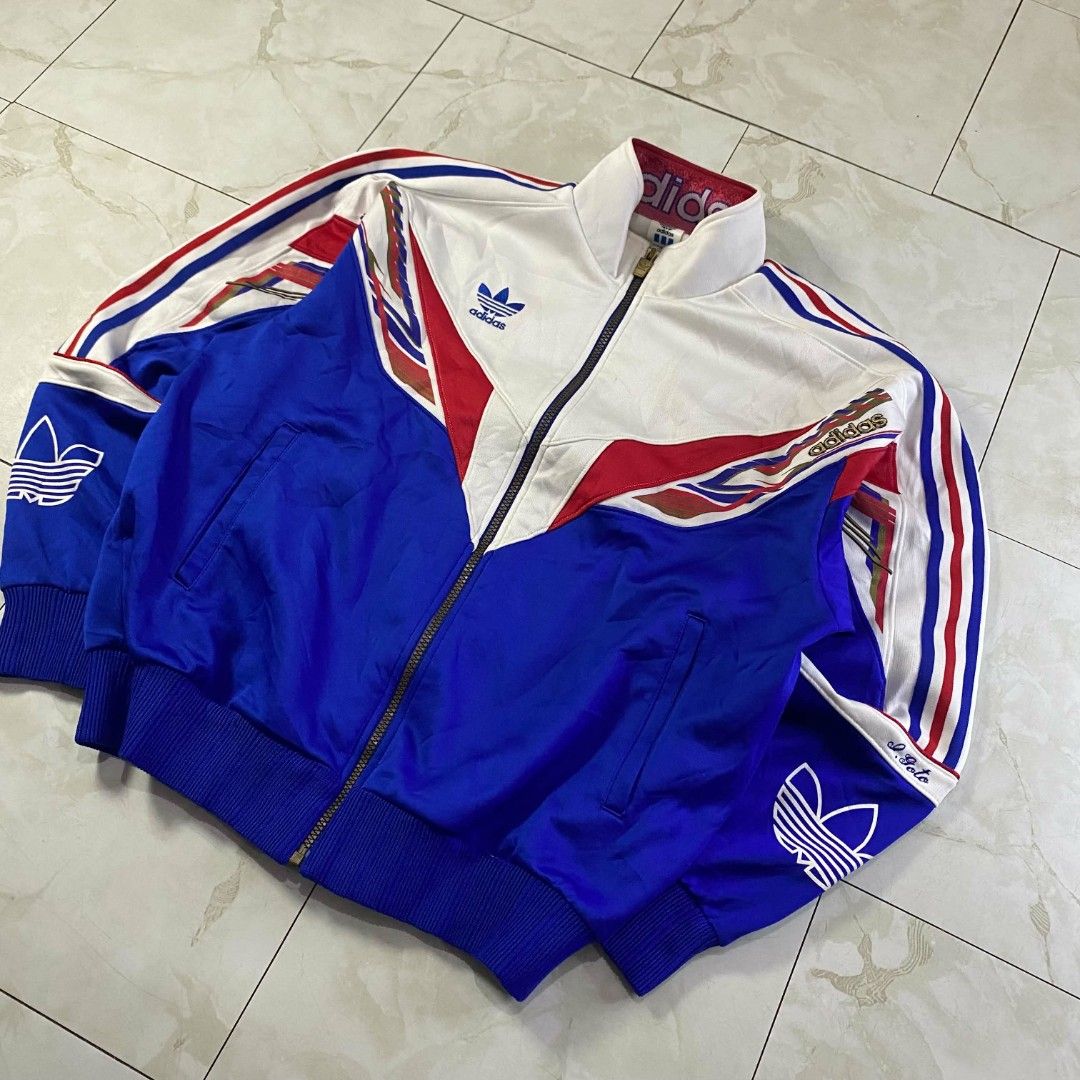 Vintage y2k Adidas tracksuit (Category: Coats, Jackets and Outerwear) located in Manila. Submitted by jayvee-92b986 (Listing ID 1438538790, Image 2). Description: y2k Adidas tracksuit size large on tag no issue 10/10 color rate.