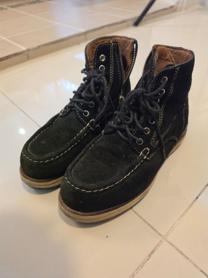 Visvim Boots (Category: Boots) located in Quezon City. Submitted by migz.consengco (Listing ID 1438642474, Image 1). Description: fits to size 8.5 located in Quezon City.
