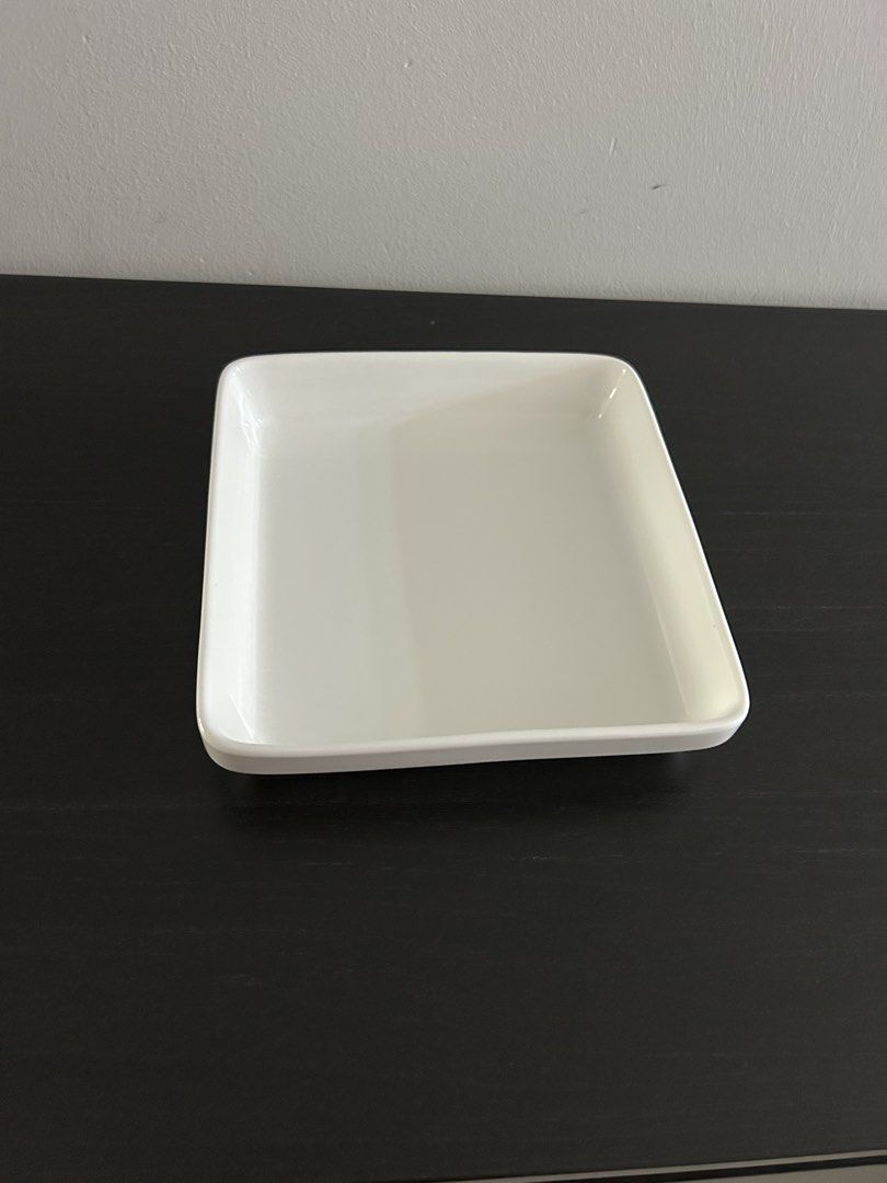 White Ceramic Serving Dish457444902023342080