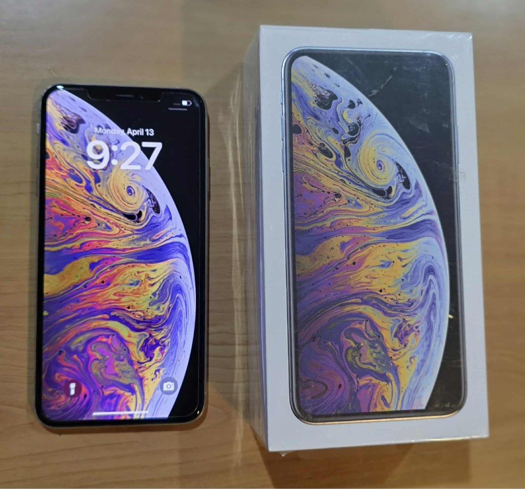 WHITE IPHONE XS MAX (Category: iPhone X Series) located in Manila. Submitted by ksywn (Listing ID 1438571092, Image 3). Description: no issues! 74% battery .